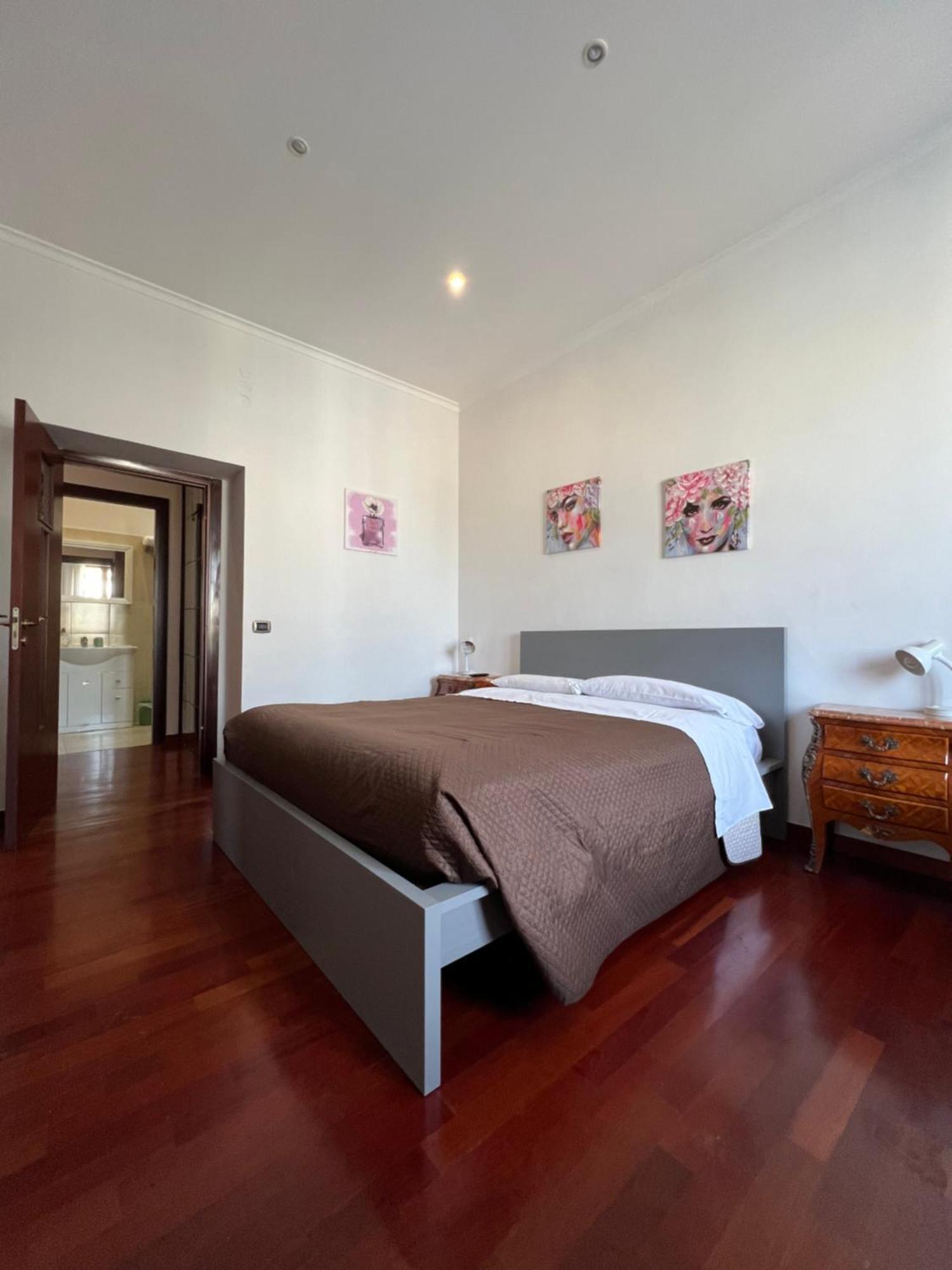 Bed and Breakfast Bruno House Napoli Esterno foto